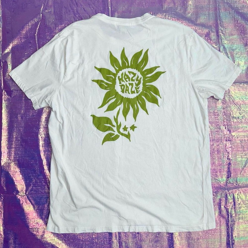 Forever 21 | Hazy Daze Graphic Sunflower White T-Shirt 🌻